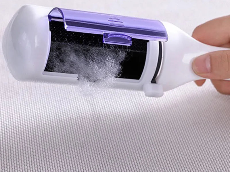 Elektrostatický kartáč na odstraňování chlupů a žmolků