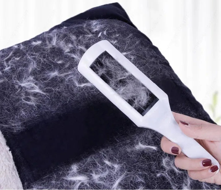 Elektrostatický kartáč na odstraňování chlupů a žmolků